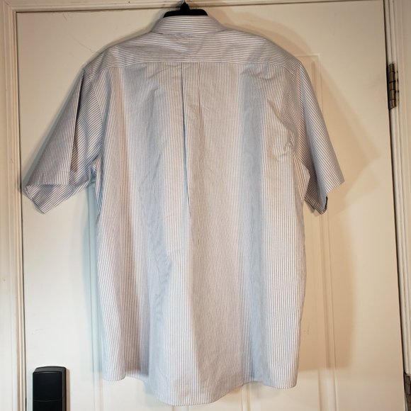 . LLBEAN WRINKLE RESISTANT FRADITIONAL FIT 1OO% COTTON BLUE / WHITE STRIPED SHOR - Picture 3 of 3